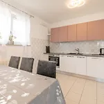 Tina Stinjan Apartmán Pula