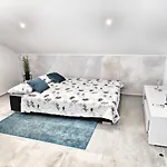 Tina Stinjan Apartmán *