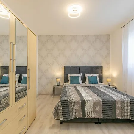 Apartment Tina Stinjan Pula