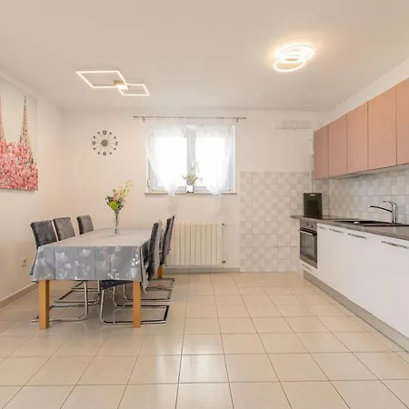 Tina Stinjan Apartmán Pula