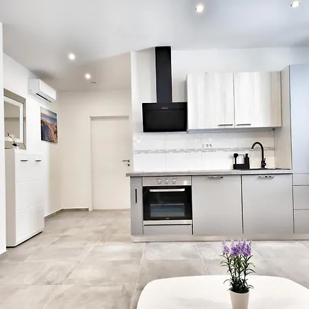 Apartmán Tina Stinjan *