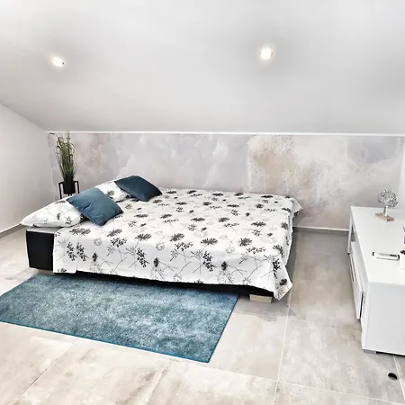 Tina Stinjan Apartment *