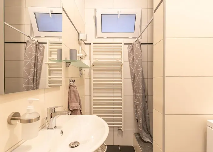 Apartament Tina Stinjan *