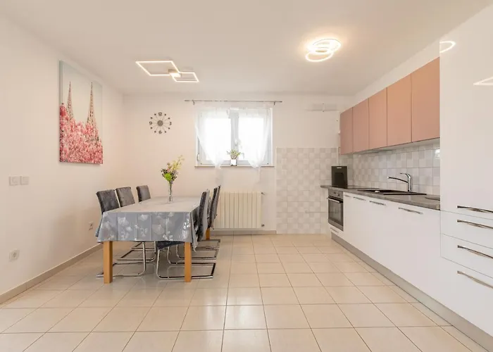 Tina Stinjan Apartament Pula
