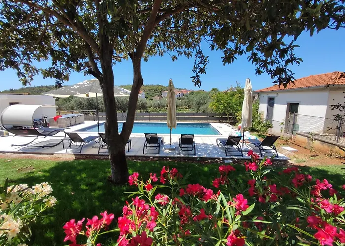 Apartament Tina Stinjan