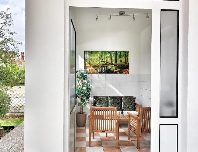 Tina Stinjan Apartament